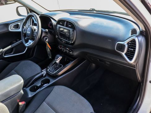 Used 2022 Kia Soul LX w/ Technology Package FWD image 13