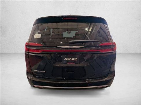 New 2026 Chrysler Pacifica Pinnacle FWD image 6