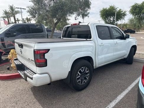 Used 2024 Nissan Frontier SL image 4