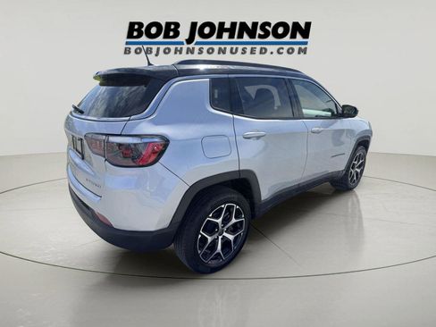 Used 2025 Jeep Compass Limited AWD/4WD image 3