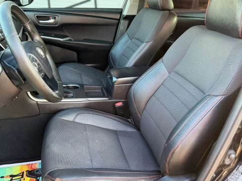 Used 2015 Toyota Camry SE image 11