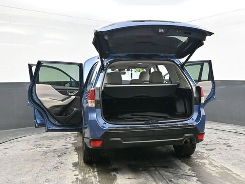 Used 2020 Subaru Forester Premium image 40
