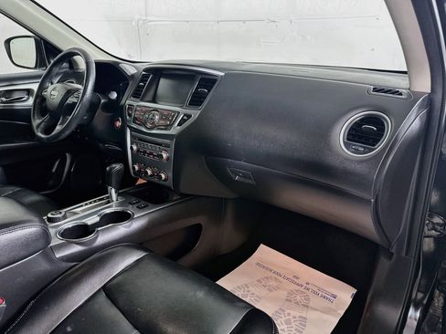 Used 2019 Nissan Pathfinder SL AWD/4WD image 30