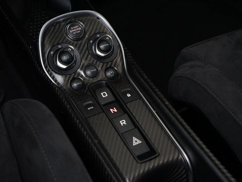 Used 2018 McLaren 570S Coupe RWD image 22