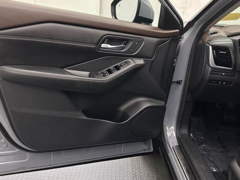 Certified 2023 Nissan Rogue SL w/ SL Premium Package image 18