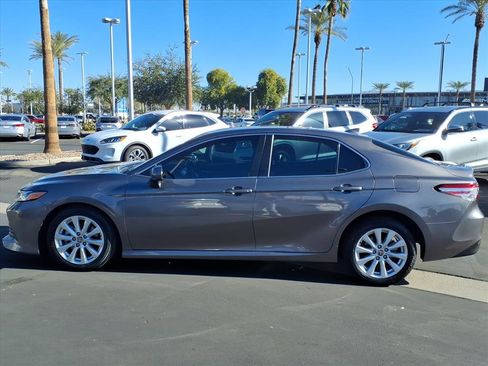 Used 2020 Toyota Camry LE image 11
