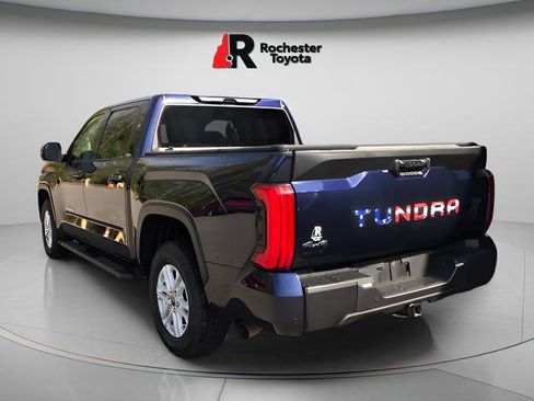 Used 2022 Toyota Tundra SR5 w/ SR5 Convenience Package AWD/4WD image 5