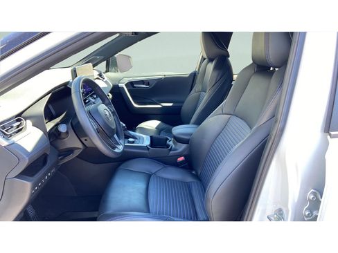 Used 2023 Toyota RAV4 XSE AWD/4WD image 10