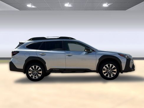 Used 2025 Subaru Outback Limited w/ Popular Package #2 AWD/4WD image 8