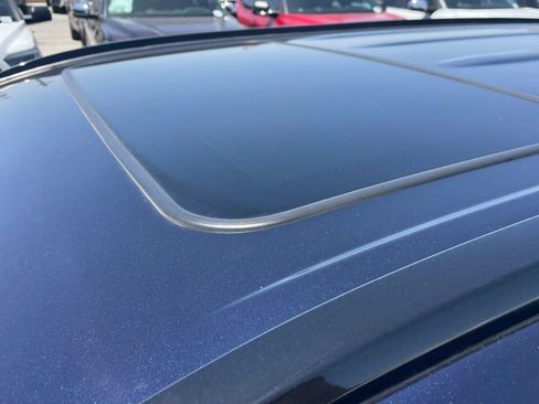 Used 2022 Toyota Highlander XSE AWD/4WD image 5