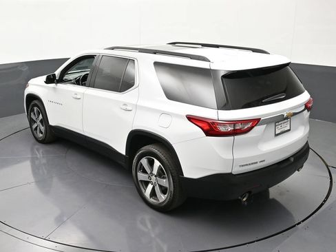 Certified 2020 Chevrolet Traverse LT w/ LT Premium Package AWD/4WD image 18