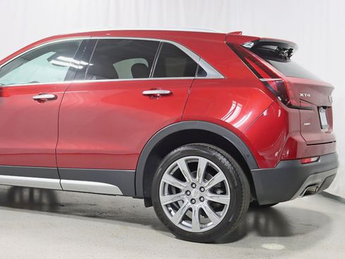 Used 2019 Cadillac XT4 Premium Luxury w/ Enhanced Visibility Package AWD/4WD image 10