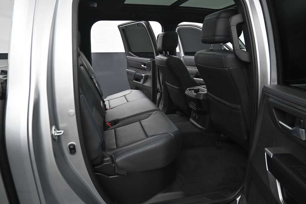 Used 2025 Toyota Tundra Platinum AWD/4WD image 33