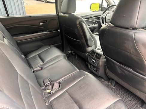 Used 2017 Honda Pilot Touring image 19