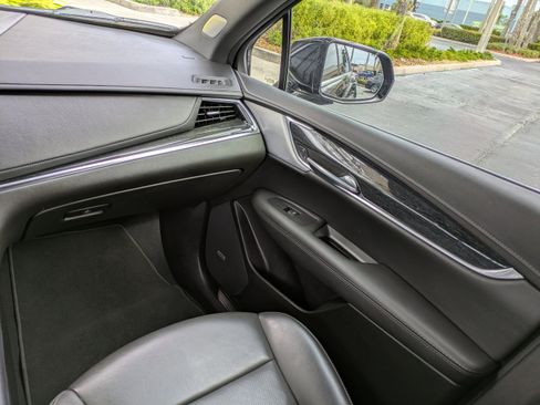 Certified 2023 Cadillac XT5 Premium Luxury image 16