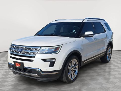 Used 2018 Ford Explorer Limited w/ Equipment Group 301A FWD image 3