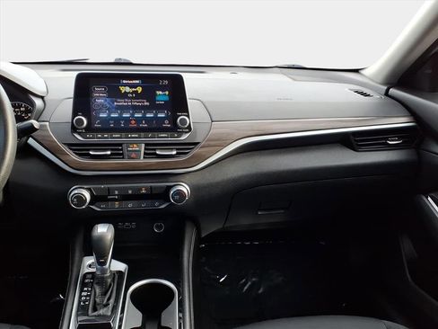 Used 2023 Nissan Altima 2.5 SV image 13