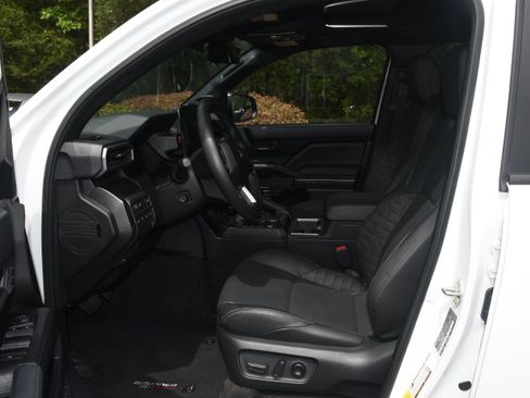 Certified 2025 Toyota 4Runner TRD Off-Road Premium AWD/4WD image 8