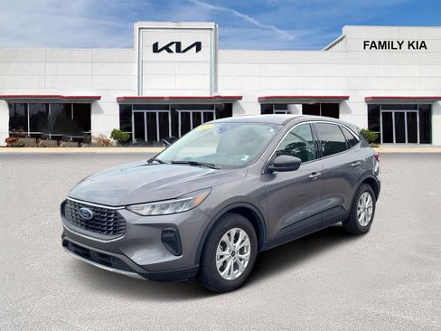 Used 2024 Ford Escape Active FWD image 3