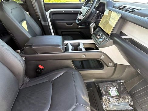 New 2026 Land Rover Defender 110 X-Dynamic SE AWD/4WD image 10