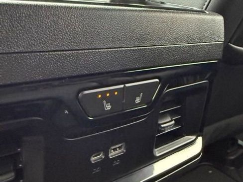 Used 2022 GMC Sierra 1500 AT4 w/ AT4 Premium Package image 26