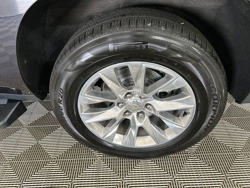 Used 2022 Chevrolet Suburban Premier image 10