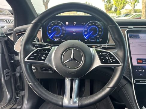 Used 2023 Mercedes-Benz EQE 500 4MATIC Sedan w/ Exclusive Trim Package image 11