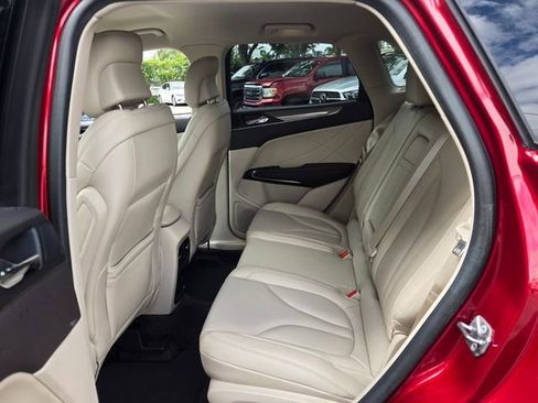 Used 2019 Lincoln MKC Premiere FWD image 13
