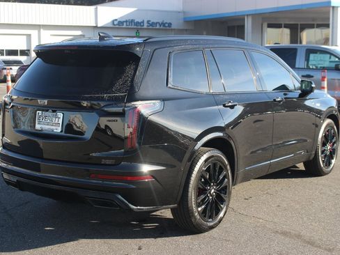 Used 2024 Cadillac XT6 Sport w/ LPO, Onyx Lite Package image 7