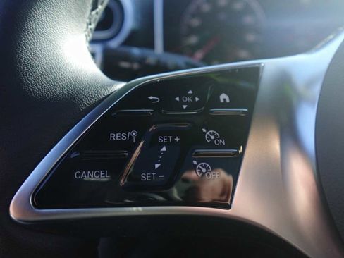 Used 2026 Mercedes-Benz GLC 300 GLC 300 image 27