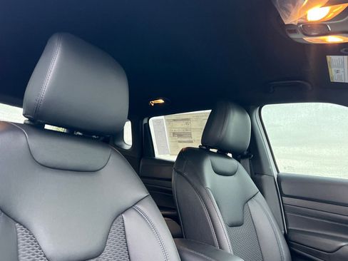 New 2026 Jeep Compass Latitude AWD/4WD image 15