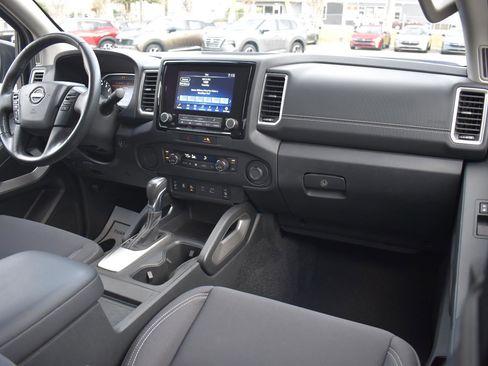 Used 2023 Nissan Frontier SV w/ SV Convenience Package image 56