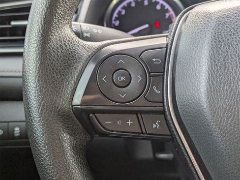 Used 2020 Toyota Camry LE image 28