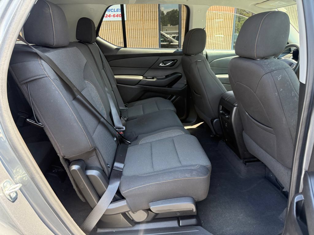 Used 2020 Chevrolet Traverse LS FWD image 13