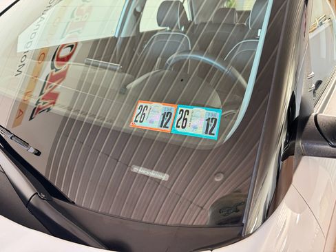 Used 2022 Hyundai Venue Limited image 9