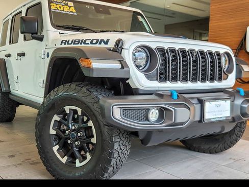 Used 2024 Jeep Wrangler Unlimited Rubicon 4xe w/ Technology Group AWD/4WD image 2