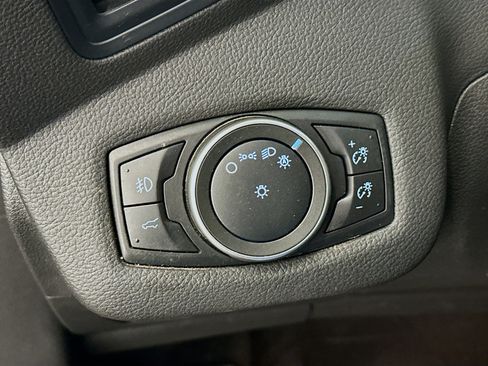 Used 2019 Ford Escape SEL image 17