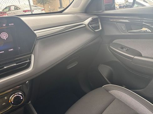 Used 2025 Chevrolet TrailBlazer LT image 33