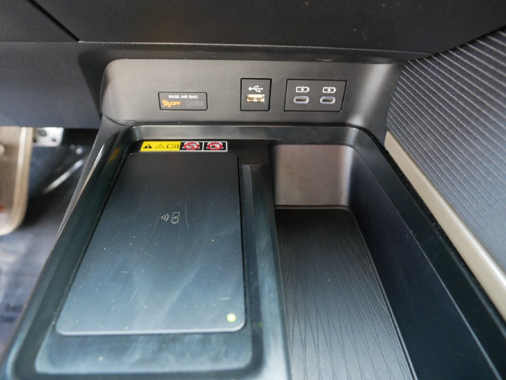 Used 2025 Toyota Camry SE FWD image 21