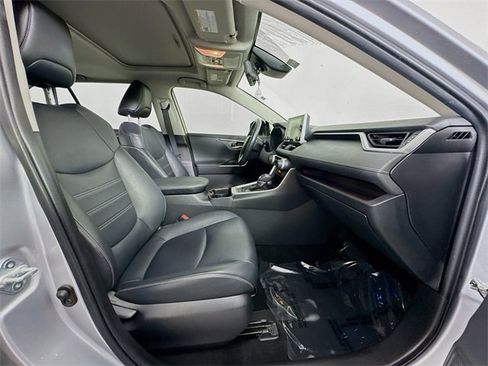Used 2021 Toyota RAV4 Limited image 45