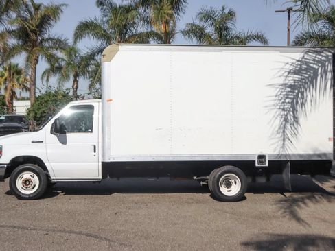 Used 2016 Ford E-450 and Econoline 450 Super Duty w/ Power Windows & Locks Group RWD image 5