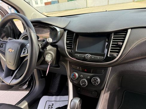 Used 2017 Chevrolet Trax LT FWD image 26