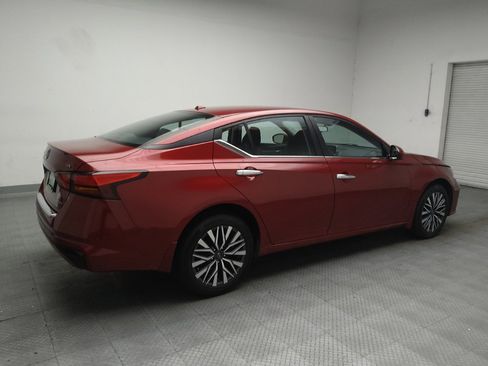 Used 2023 Nissan Altima 2.5 SV AWD/4WD image 10