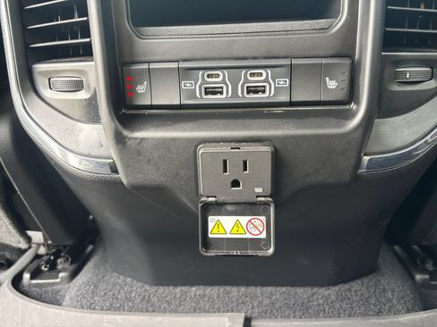 Used 2025 RAM 1500 Laramie AWD/4WD image 24