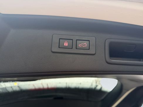 Used 2019 Subaru Forester Limited image 11