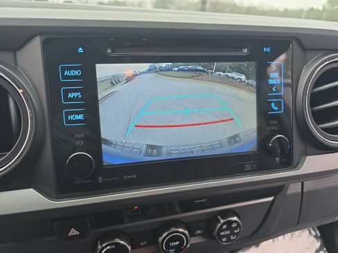 Used 2017 Toyota Tacoma TRD Off-Road w/ Tow Package image 26