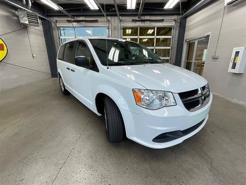 Used 2019 Dodge Grand Caravan SE FWD image 7