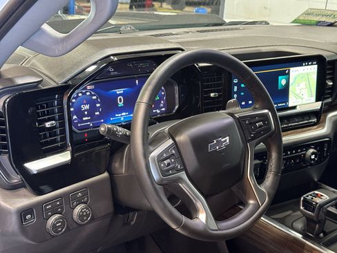 Used 2026 Chevrolet Silverado 1500 LT Trail Boss w/ Convenience Package II AWD/4WD image 19