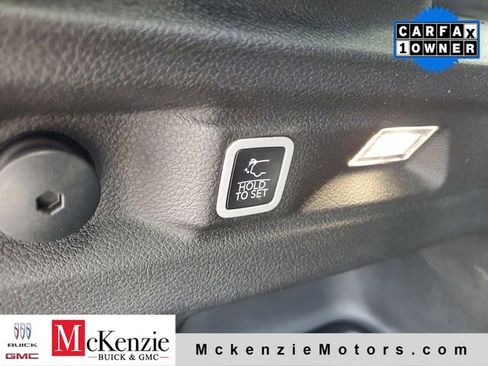 Used 2024 Jeep Grand Cherokee L Altitude RWD image 32