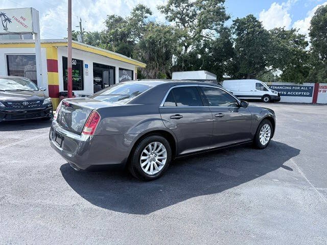Used 2014 Chrysler 300 RWD image 6